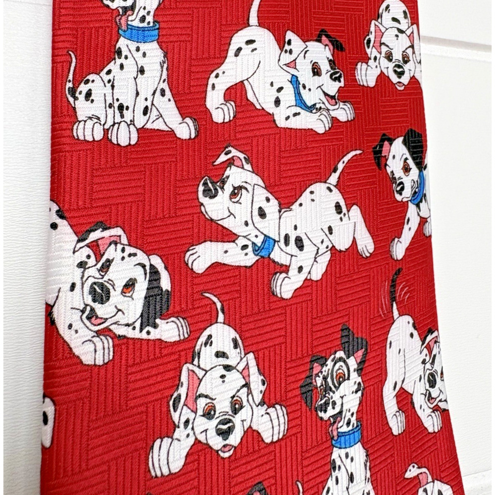 Vintage Disney 101 Dalmatians Neck Tie Red 90s Dog Puppies 56" Long 3.75" Wide - Picture 2 of 9